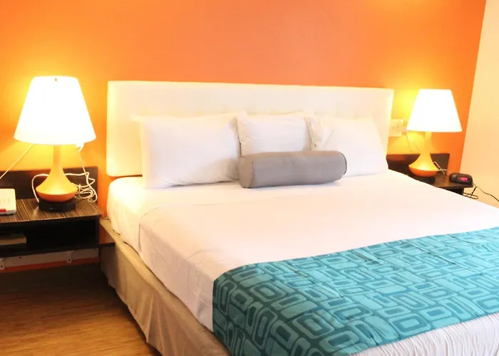 Howard Johnson By Wyndham Lake George