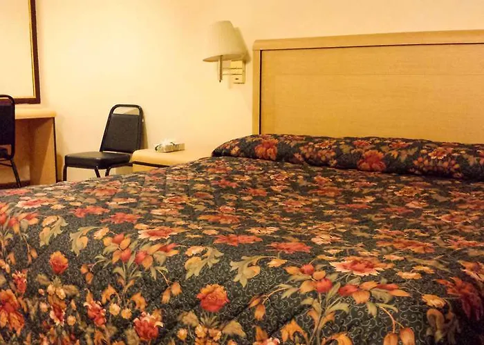 Americana Inn Farmingdale