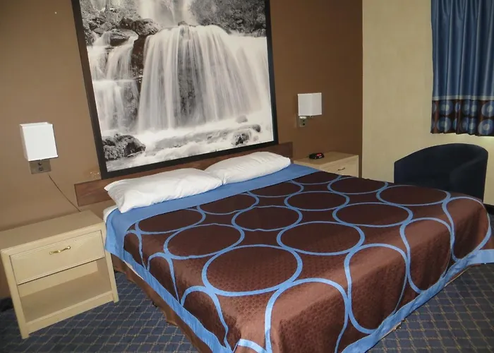 Super 8 By Wyndham Red Deer