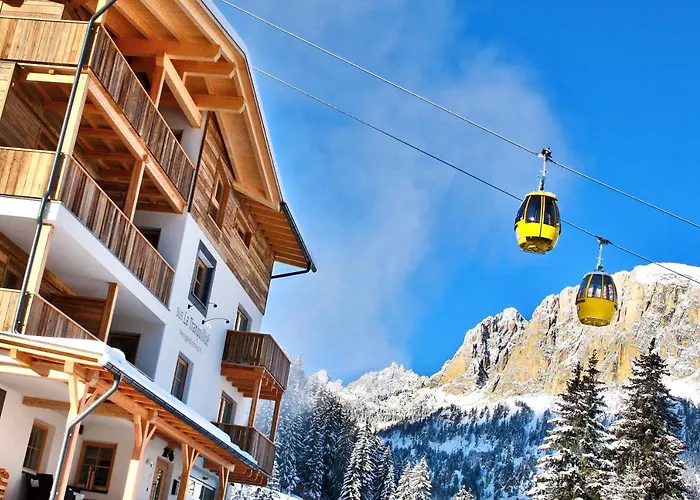 Hotels in Kurfar