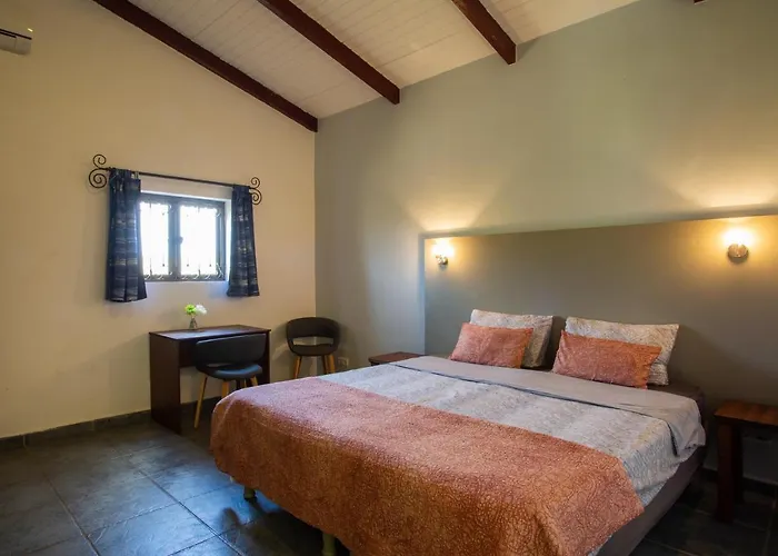 Toni Kunchi - Authentic Curacao Hospitality