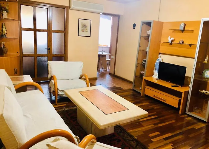 Center Hostel And Tours