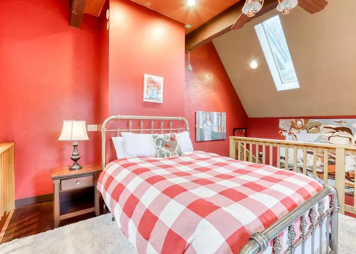 Berry Glen Redwood Park Loft