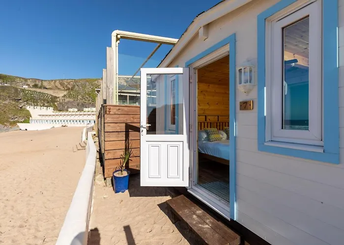 Tolcarne Beach Colonial Restaurant&Rooms