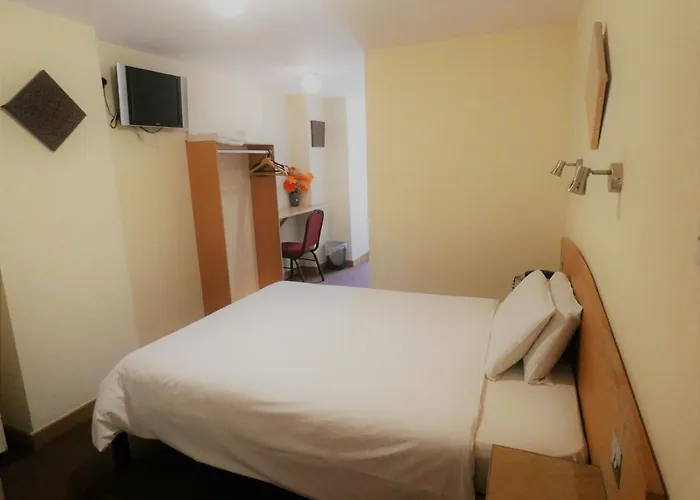 Hounslow Central Hotel