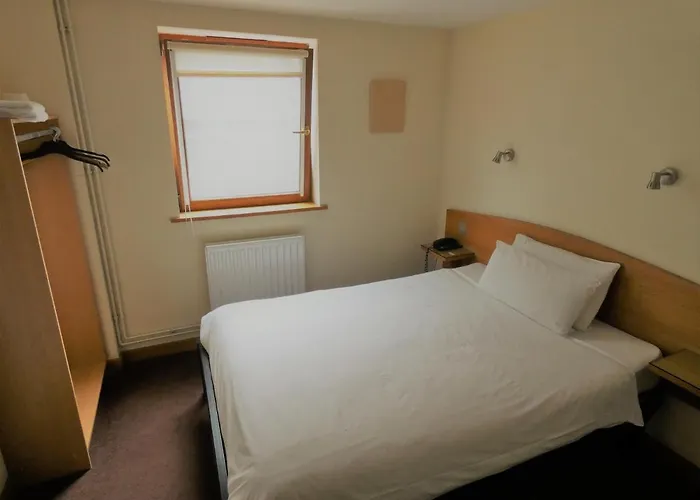 Hounslow Central Hotel