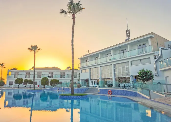 Fedrania Gardens Hotel