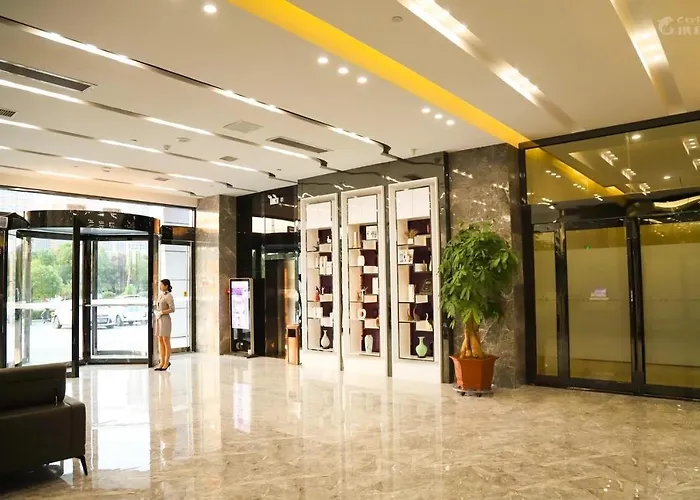 Lavande Hotel Zhumadian High Speed ​​Railway Station
