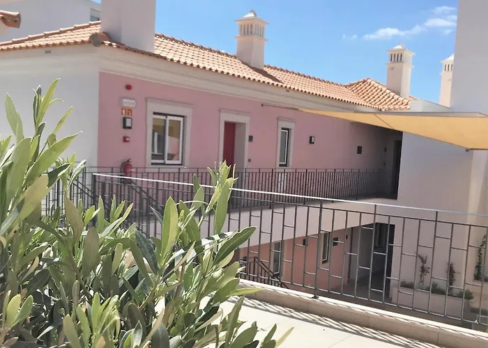 Cardeal Suites & Apartments