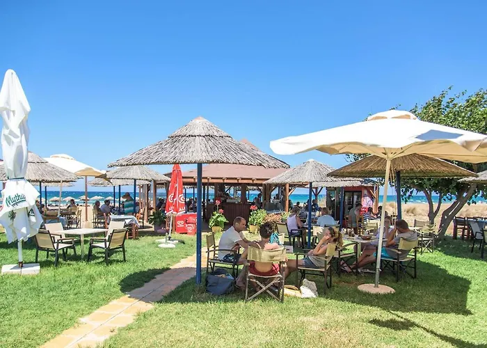 Pinelopi Beach Suites